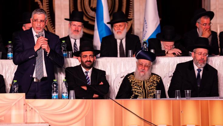 טקס הפרידה מהרבנים הראשיים: "מנסים לכפות עלינו להסמיך רבניות"
