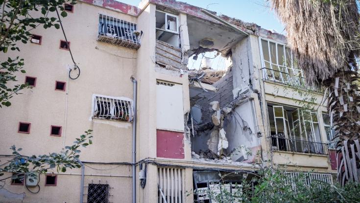נס מטורף נקלט במצלמת האבטחה: המשפחה והילדים עזבו רגע לפני אסון