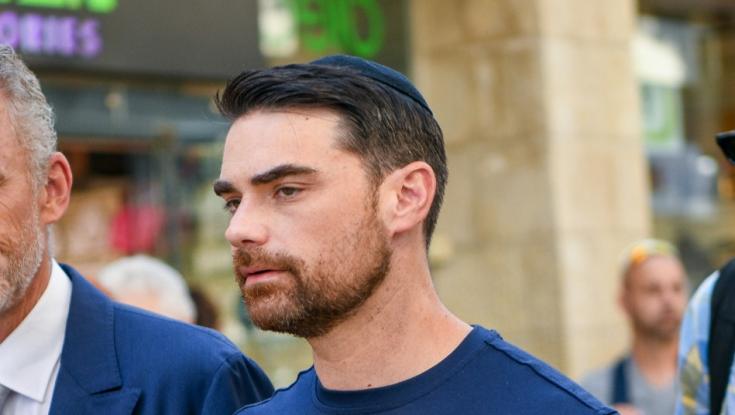 השיר המפתיע בראש המצעד: העיתונאי היהודי אמריקאי בשיתוף פעולה עם הראפר הקנדי