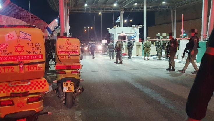 פיגוע דקירה במחסום מזמוריה - 2 פצועים הועברו לבית החולים