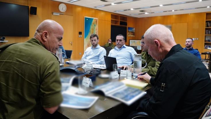 למרות הדיווחים על דחייה: שר הביטחון קיים דיון לקראת הכניסה לרפיח