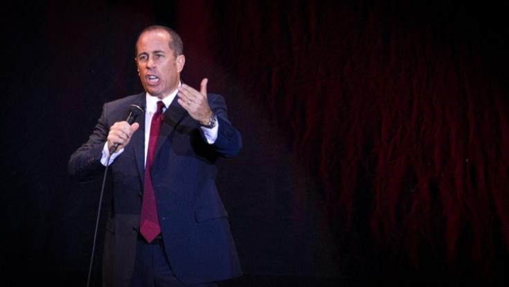 קורע: מוחים פרו פלסטיניים הפריעו שוב להופעתו של ג'רי סיינפלד - כך הוא הגיב הפעם