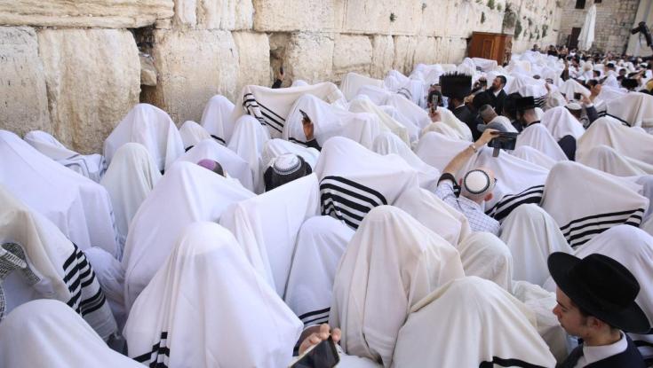 ברכת הכהנים המסורתית: לוח הזמנים, ההנחיות ומי עתיד להשתתף השנה