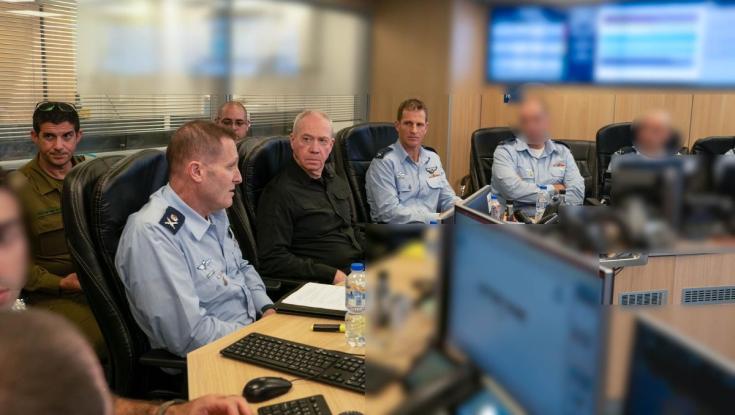 גלנט: "אויבינו שוקלים היטב את צעדיהם" | באיראן נתלה שלט ענק בעברית שגויה