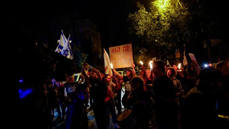 נעצר תושב המרכז שקרא: "לזרוק לפיד בוער על סוס ופרש זה הכי דמוקרטי"