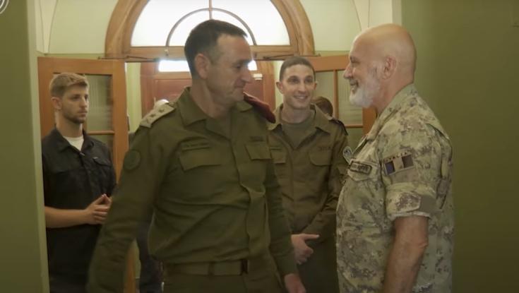 חיבוק גברי במיוחד עם הרצי הלוי וסקירות ביטחוניות: רמטכ"ל איטליה בישראל