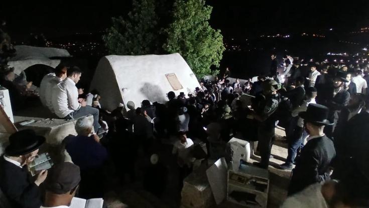 למרות ההסלמה: מעמד סליחות המוני בכפר הערבי על קבר בני אהרון