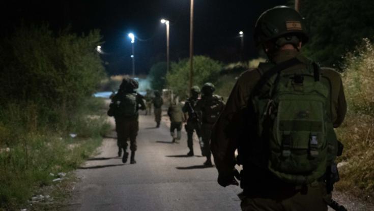 פעולה באישון לילה: צה"ל עצר עשרה מבוקשים ביהודה ושומרון