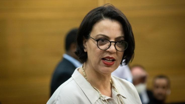 גלית דיסטל תוקפת: "פחות טובה במודעות עצמית"