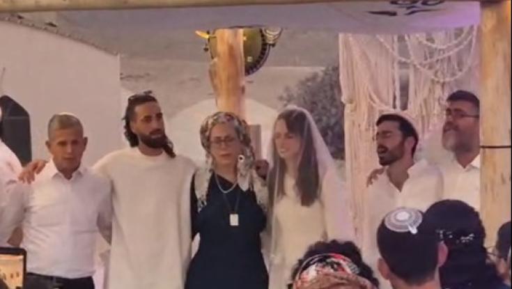מרגש עד דמעות: אחותו הקטנה של החטוף אבינתן אור התחתנה | צפו בחופה המרגשת