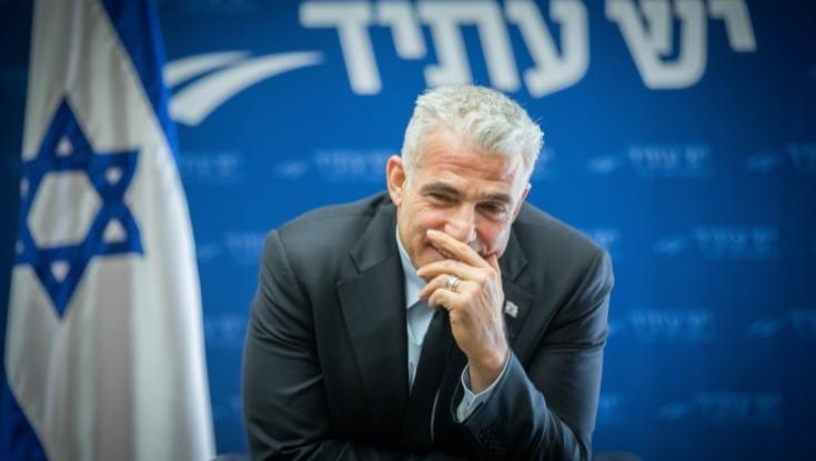 יאיר לפיד לא דמיין שזה יקרה לו | סקר מנדטים