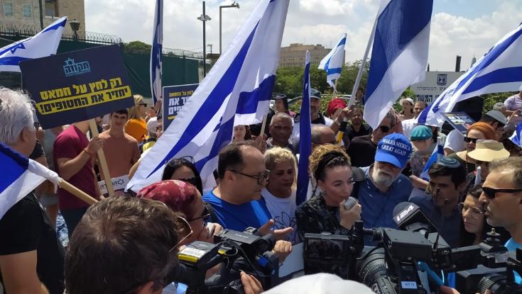 תושבי הצפון נשכבו על הכביש בתוך שקי שינה: "נשארנו מופקרים"