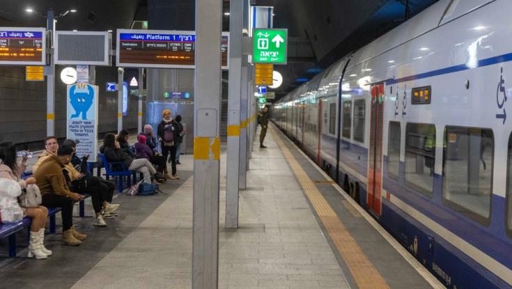 הפתעה לנוסעי הרכבת: האורח החשוב שהצטרף לנסיעה לירושלים