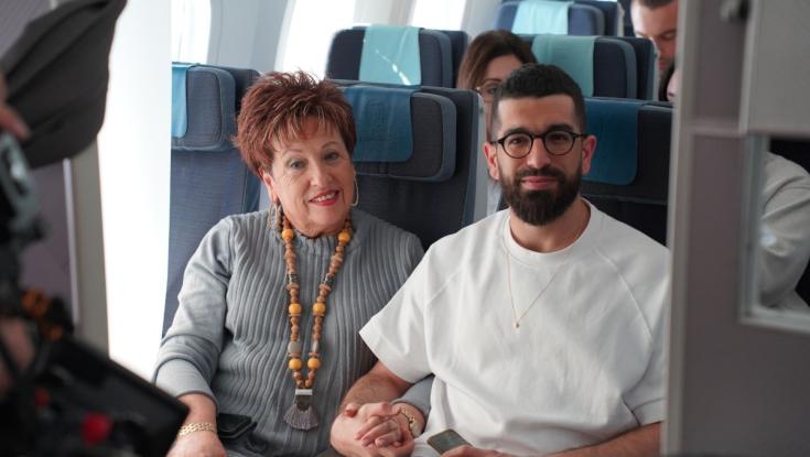 חנן בן ארי חושף את אמא שלו בקמפיין ראשון