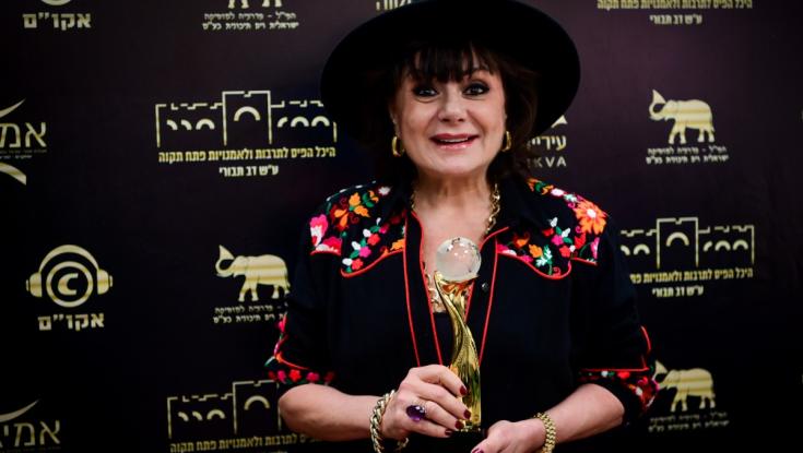 הלחץ הצליח: חנה לסלאו ויתרה על הדלקת המשואה