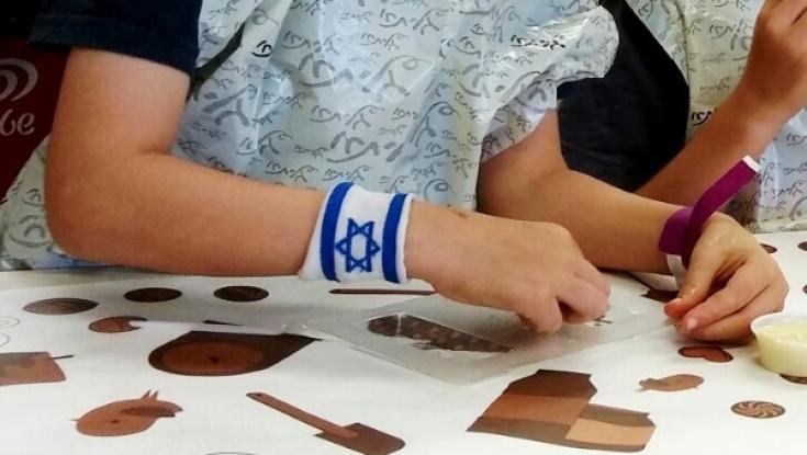 בקיבוץ צובה קורצים לקהל הדתי: הפכו את חוות השוקולד לכשרה