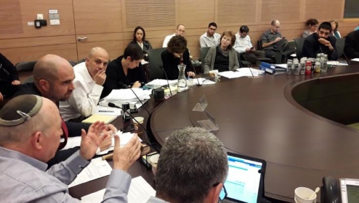 החרדים אשמים בחצבת? צפו בעימות בין שולי מועלם ויוליה מלינובסקי
