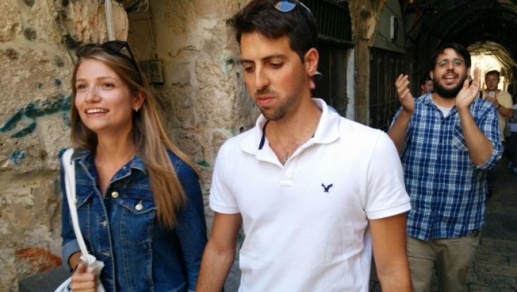 משטרת ישראל שוקלת להרחיק את הזוג שהתחתן בהר הבית לחצי שנה