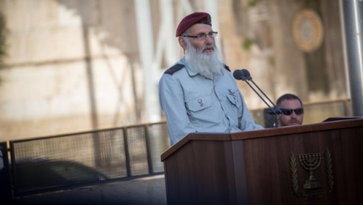 רבנים בפגישה עם הרבצ"ר: "תמכו פומבית בגיוס דתיות לצה"ל"