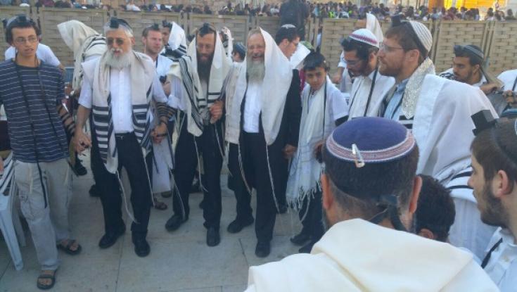 ראש חודש אלול: אלפי מתפללים, נשות הכותל ושני ח"כים שרוצים לעלות להר הבית