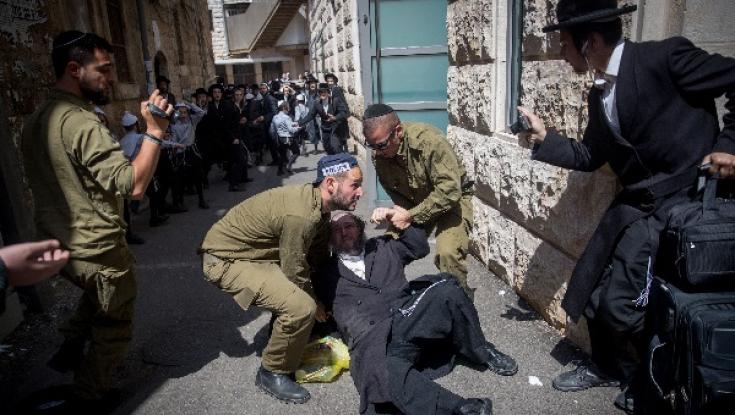 שוטרים מחופשים לחיילים נכנסו למאה שערים, והותקפו