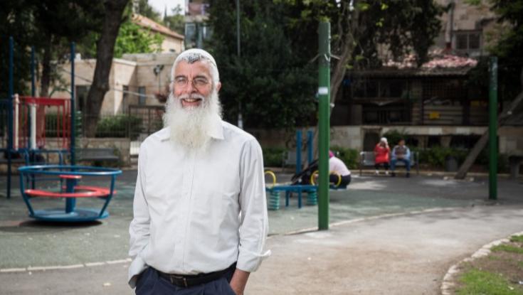 הרב דב זינגר יתרום דם לרב ישעיהו הבר