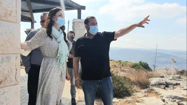 שרת התפוצות ינקלביץ' בשומרון: "השאיפה שלנו להחיל ריבונות"