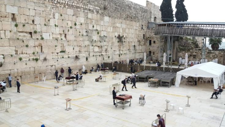הכותל הוחרג מהנחיות ההתקהלות: יותרו תפילות של עשרה איש במקום