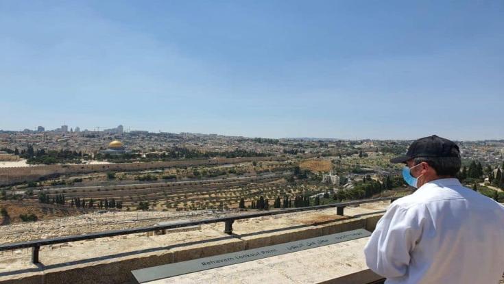 השר פרץ: נקים מרכז מידע בהר הזיתים