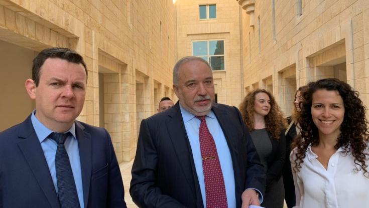 ליברמן עתר לבג"ץ נגד הרב הראשי