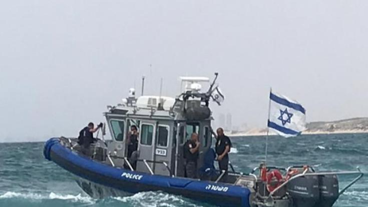 חילוץ דרמטי בחופי אשדוד: המשטרה חילצה גולש רוח שנסחף במהלך סוף השבוע
