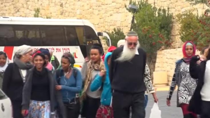 לכו בנות שמעו לי יראת ה' אלמדכן