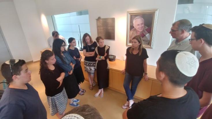 מחקר חדש: רוב הציבור הסרוג מעוניין שילדיו יבקרו במרכז רבין