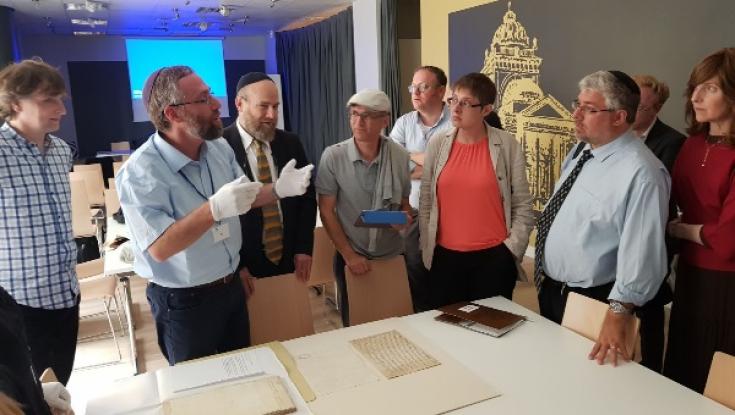 כנס מיוחד בוורשה לרגל הוצאת הספר "דרשות משנות הזעם"