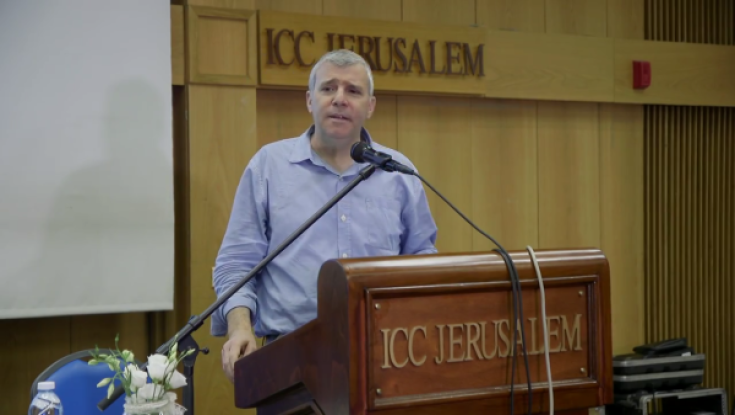 צפו: טענות ביום עיון למחנכות נגד גיוס בנות: "הצבא עובד עליכן בעיניים"