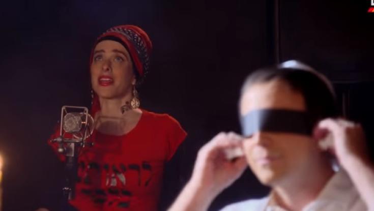 צפו: אסתי וראובן בשיר "אשפיל אפי"