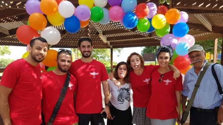 אוהבים את צה"ל: חיילים ואזרחים רצים ל'חיזוק הקשר'