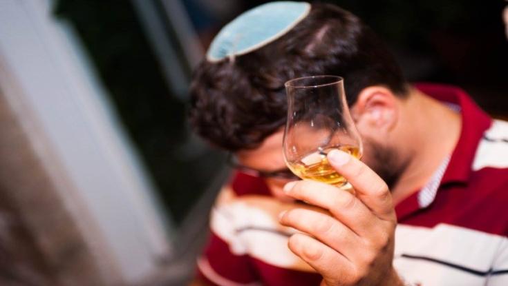 מחפש המלצה על ויסקי? חמשת הבקבוקים שכדאי להכיר לפני הקידוש בחג