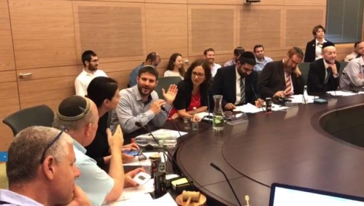 ח"כ סמוטריץ': "הרבנות היא גוף עצמאי". ח"כ עזריה: "ניסיון לייצר מדינה בתוך מדינה"