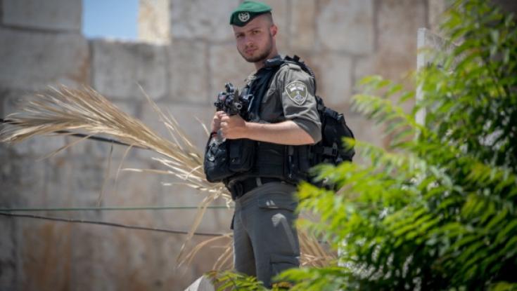פלשתינים חדרו לבסיס מג"ב