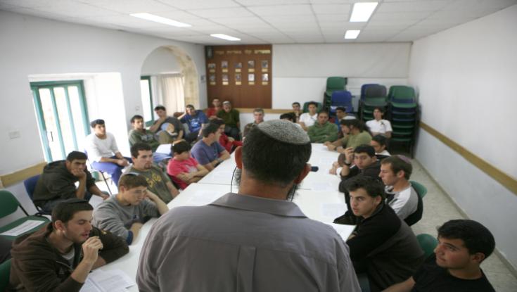 "להיזהר מחקיינות ומהטפות, ושליטה בידע" | 10 טיפים מעולים לתלמידי הישיבות המכינות והמדרשות