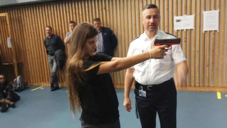 תלמידים מישראל למדו את מלאכת השיטור משוטרים גרמנים