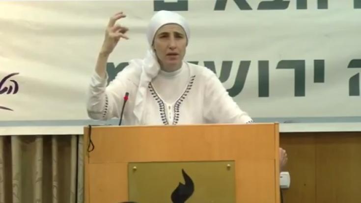 פרסום ראשון: הרבנית עידית איצקוביץ' ביטלה את השתתפותה בכנס 'בניין שלם' בגלל השר בנט