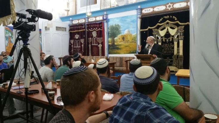 הצטרפו לשידור החי: שיעורים מבי"כ אבוהב לכבוד הילולא האר"י הקדוש