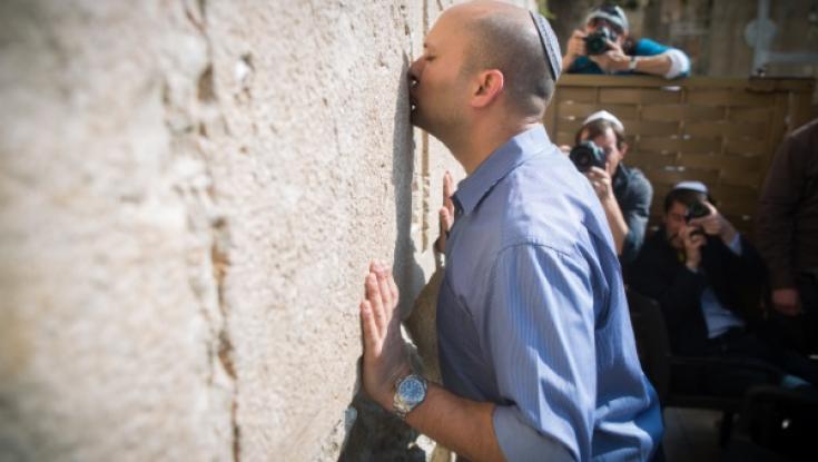 צפו: נפתלי בנט מנסה לעשות סדר במשבר הכותל
