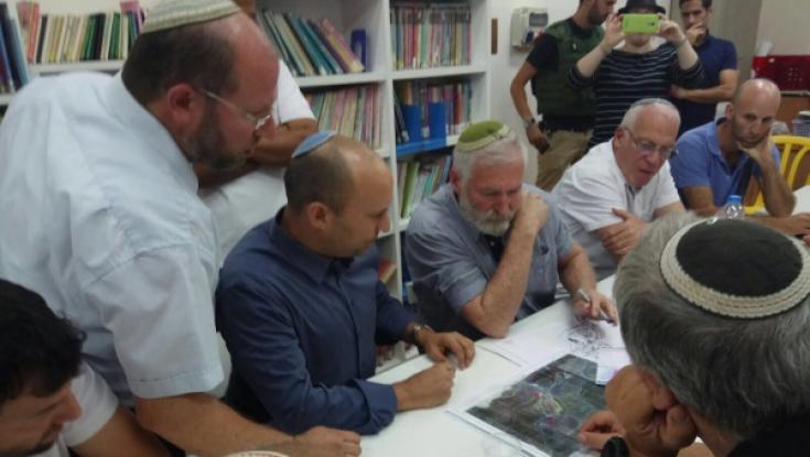 בנט בנווה צוף: "טרור אפשר למגר. בכוח, במעשים, בנחישות ובעקביות"
