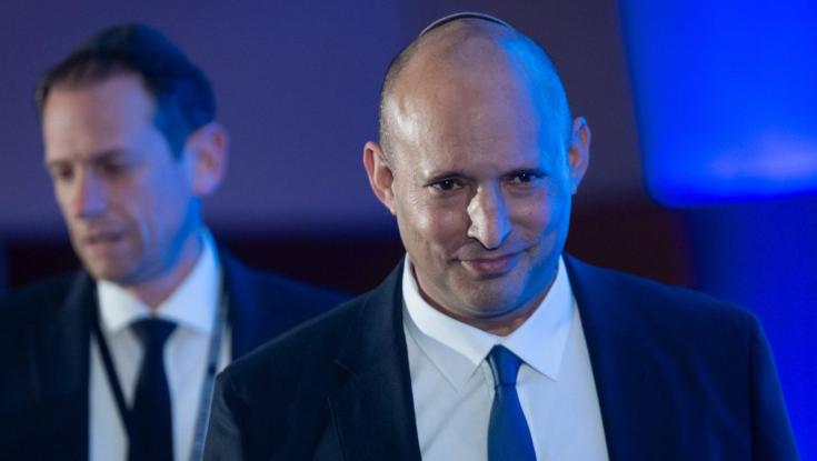 נאלץ למחוק ולהבהיר: בנט שוב מסתבך עם השב"כ