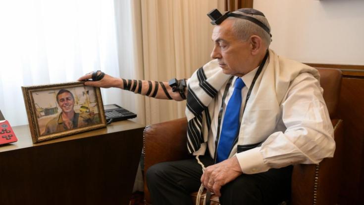 יום הזיכרון: נתניהו הניח את התפילין של סמ"ר שון כרמלי ז"ל, שנפל ב"צוק איתן"