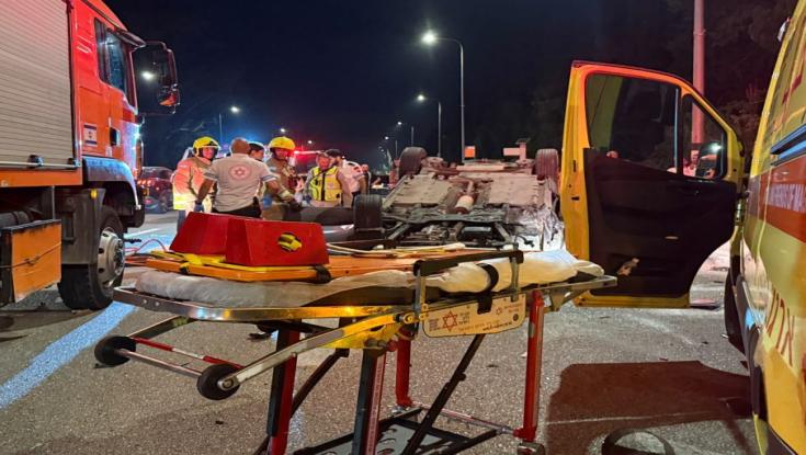 אסון כבד בכביש 4: "ראינו רכב הפוך על הגג כשבתוכו נלכדה אישה בת 50"