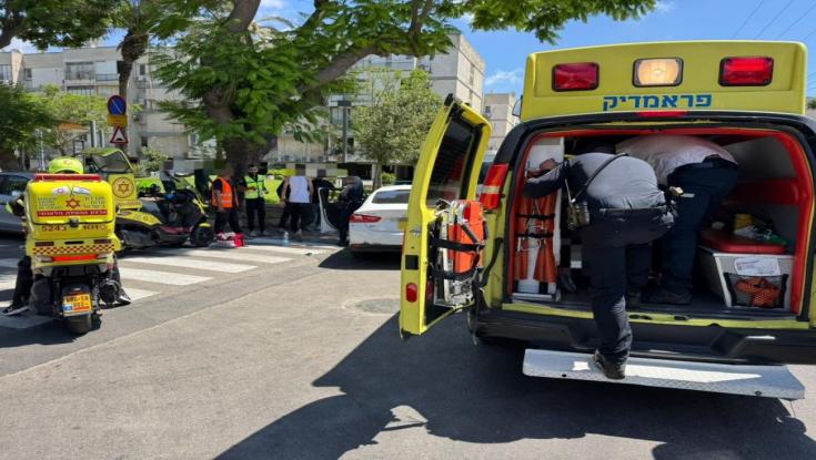 אירוע דקירה בתל אביב: בן 30 פונה במצב בינוני
